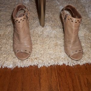 pumps, sexy, leather, like new, peep toe